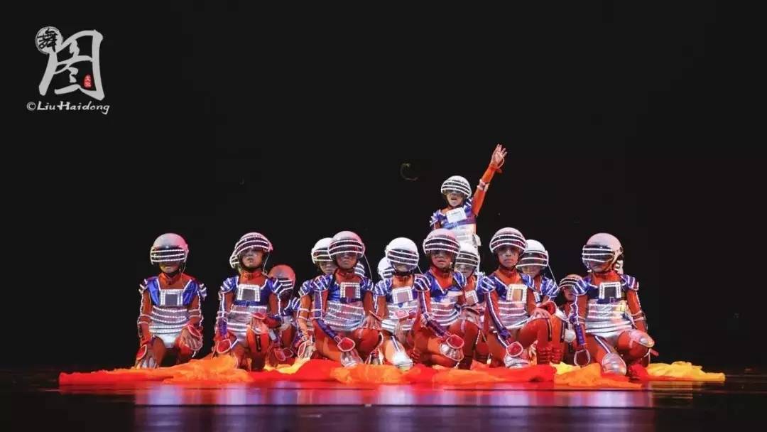 天橙小白鸽舞蹈学校原创舞蹈渔鼓娃娃入围第十届小荷风采全国少儿舞蹈